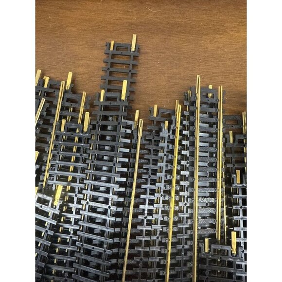 Atlas HO Scale Train Tracks Lot Of 61 pieces 9 inch Straight Snap Track - Picture 7 of 12